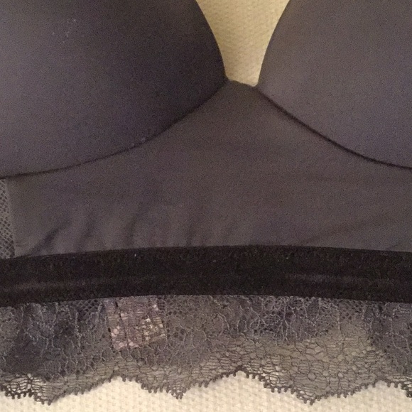 Gorgeous grey VS bralette - Picture 2 of 3